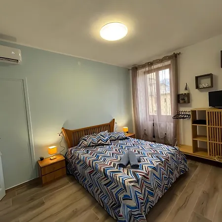 Castagno 1 Sentiero Del Viandante * Bellano