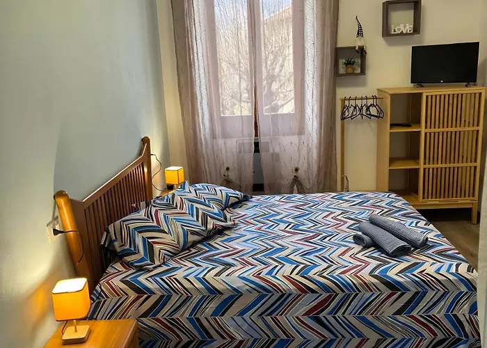 Castagno 1 Sentiero Del Viandante