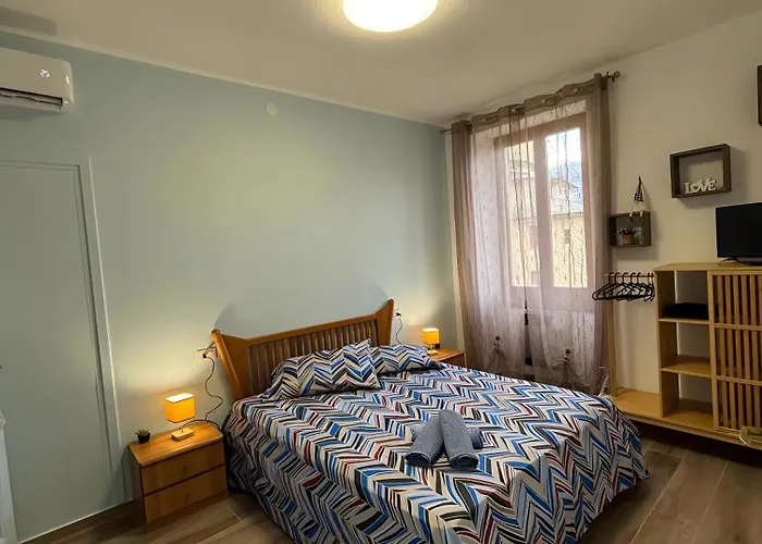 Castagno 1 Sentiero Del Viandante * 贝拉诺