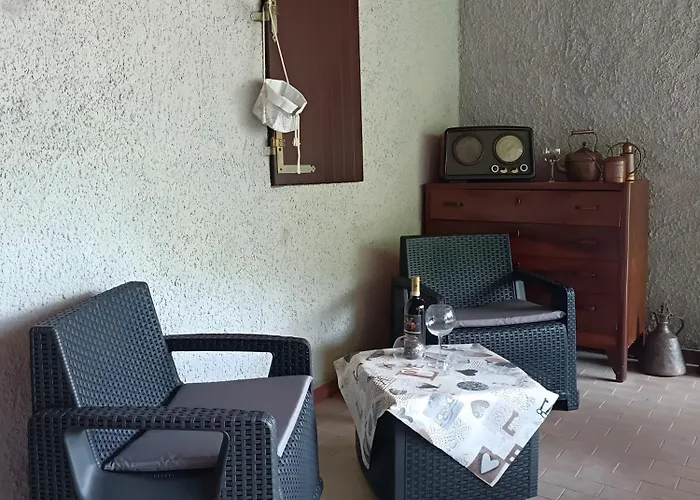 Castagno 1 Sentiero Del Viandante * 贝拉诺