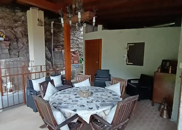 Castagno 1 Sentiero Del Viandante